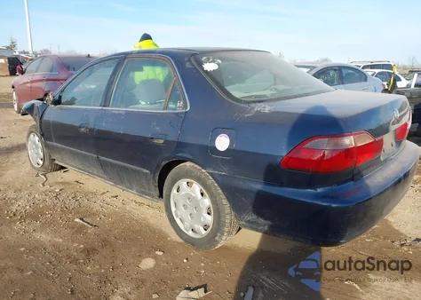 2000 Honda Accord 2.3 Lx из США, поврежденный, VIN 1HGCG6652YA026492
